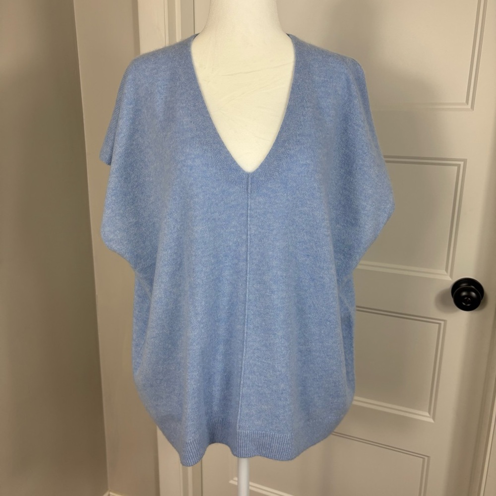 White + Warren Light Blue Cashmere‎ V Neck Size M